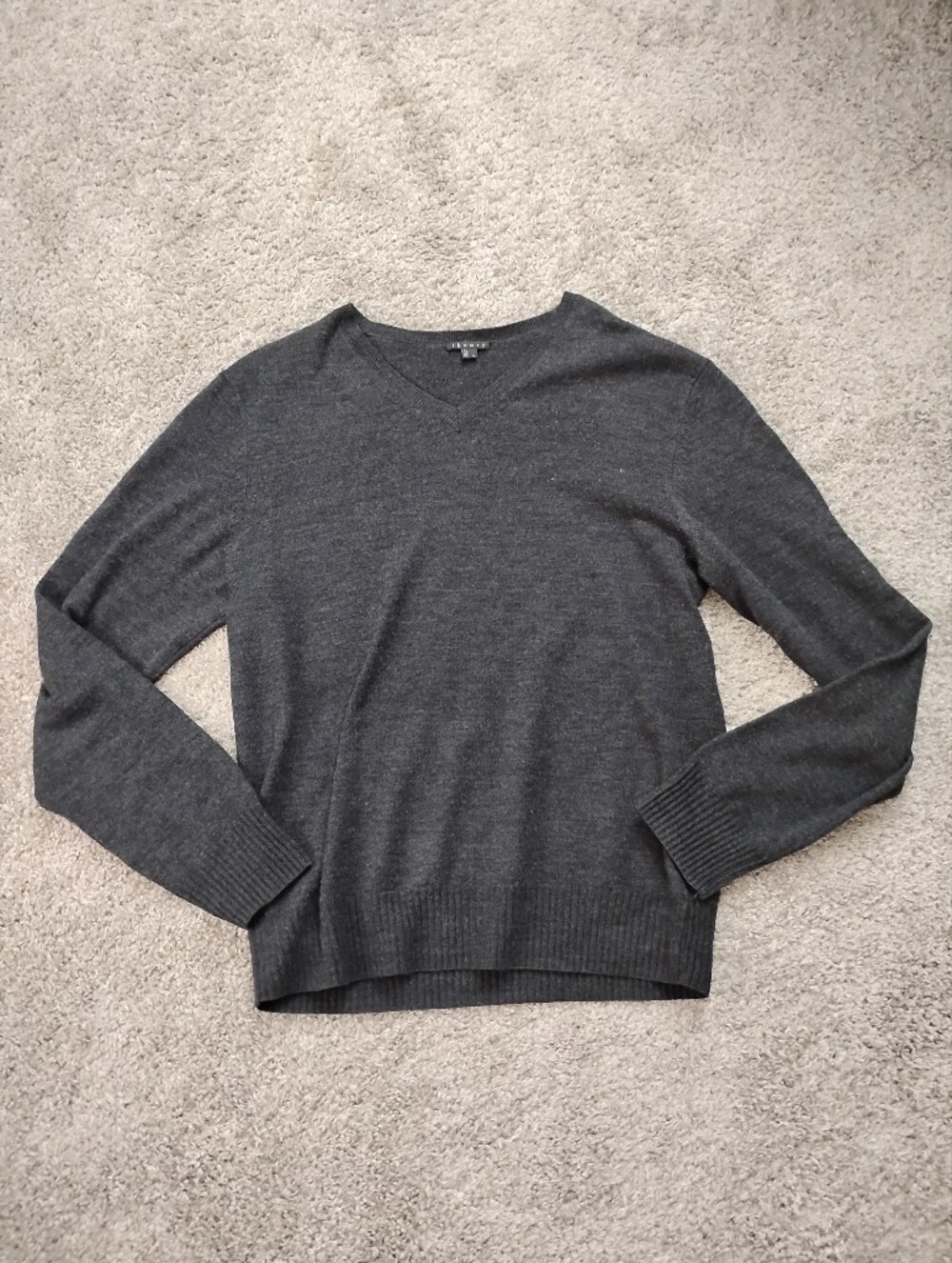 Theory Dark Grey V-Neck Wool Sweater Sz L